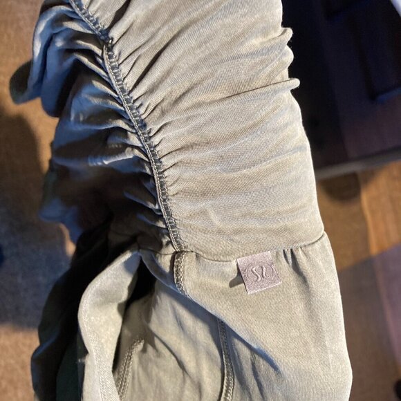 Lululemon Into Something Good Pant-Size 2 - Picture 16 of 16